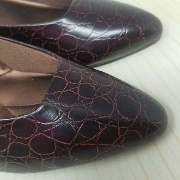 Soft Flexible by Highlights Brown Pump. Size 8.5. - Picture 5 of 11